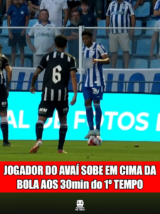 JOGADOR DO AVAÍ SOBE EM CIMA DA BOLA AOS 30 MIN. DO 1° TEMPO