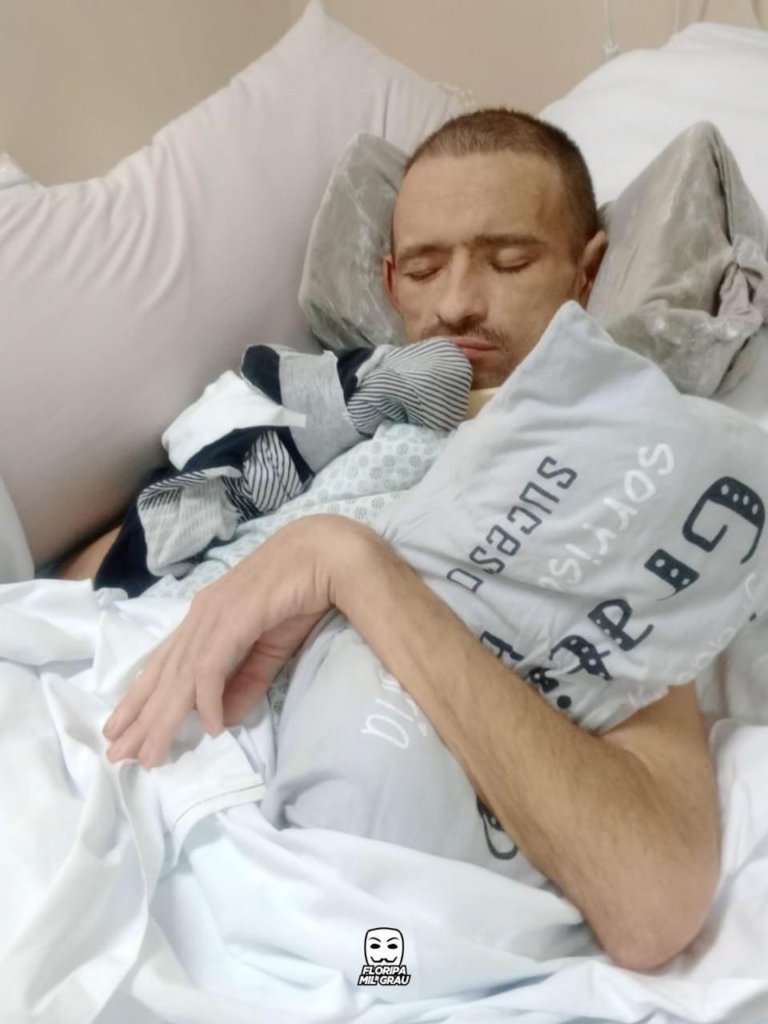 APÓS CONVULSÕES E PARADA CARDÍACA, PATRICK LUTA PELA REABILITAÇÃO EM CASA